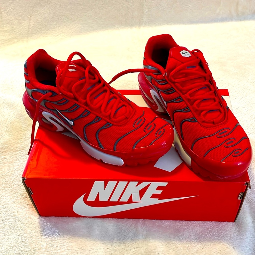 Nike Air Max Plus Red
